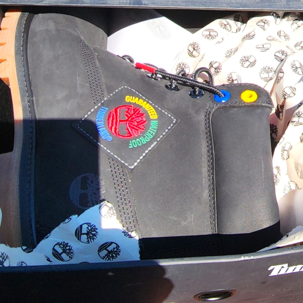 New in the box, Timberland 6in black boots